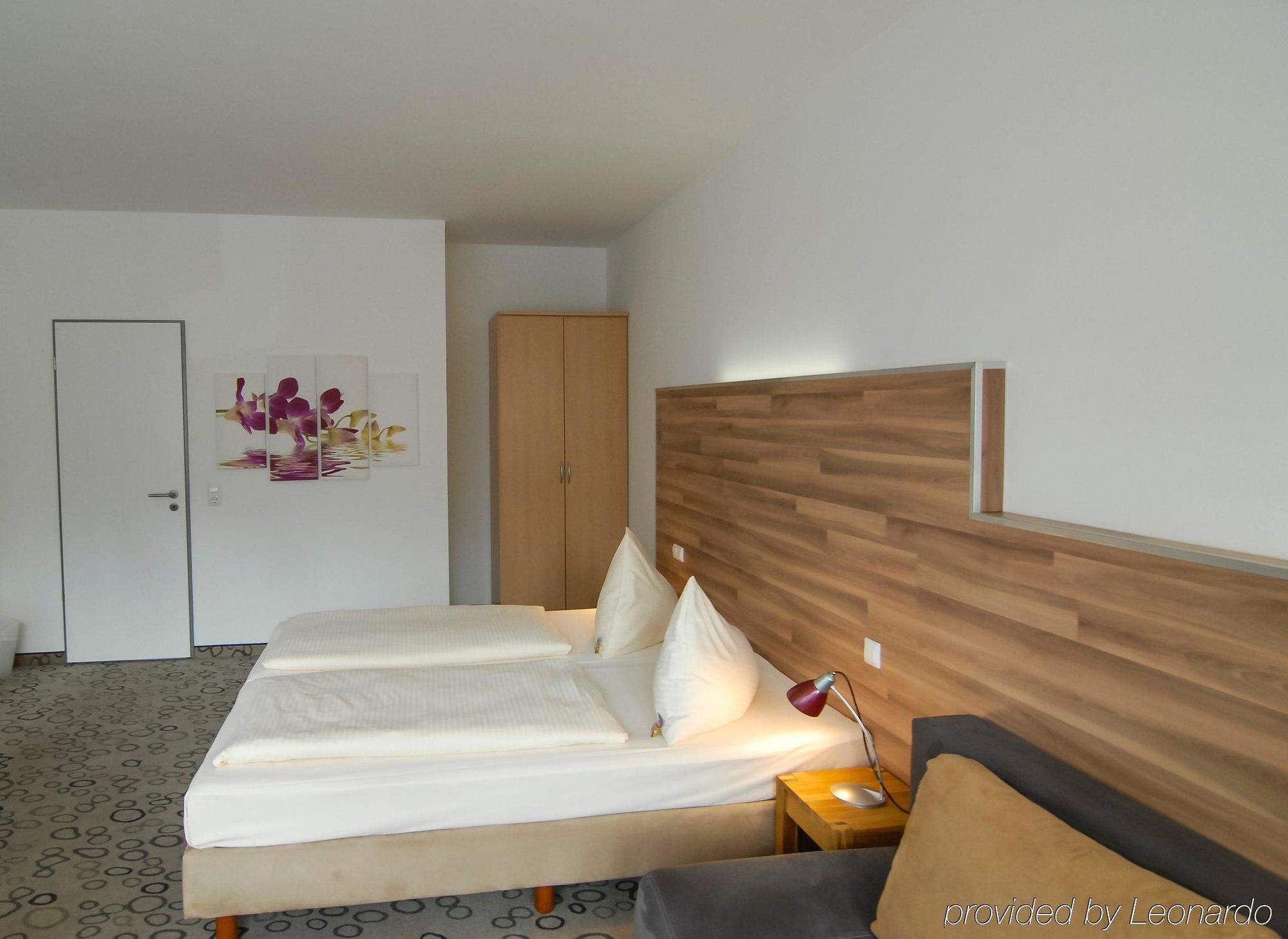 Petul Apart Hotel Am Ruhrbogen Bochum Buitenkant foto