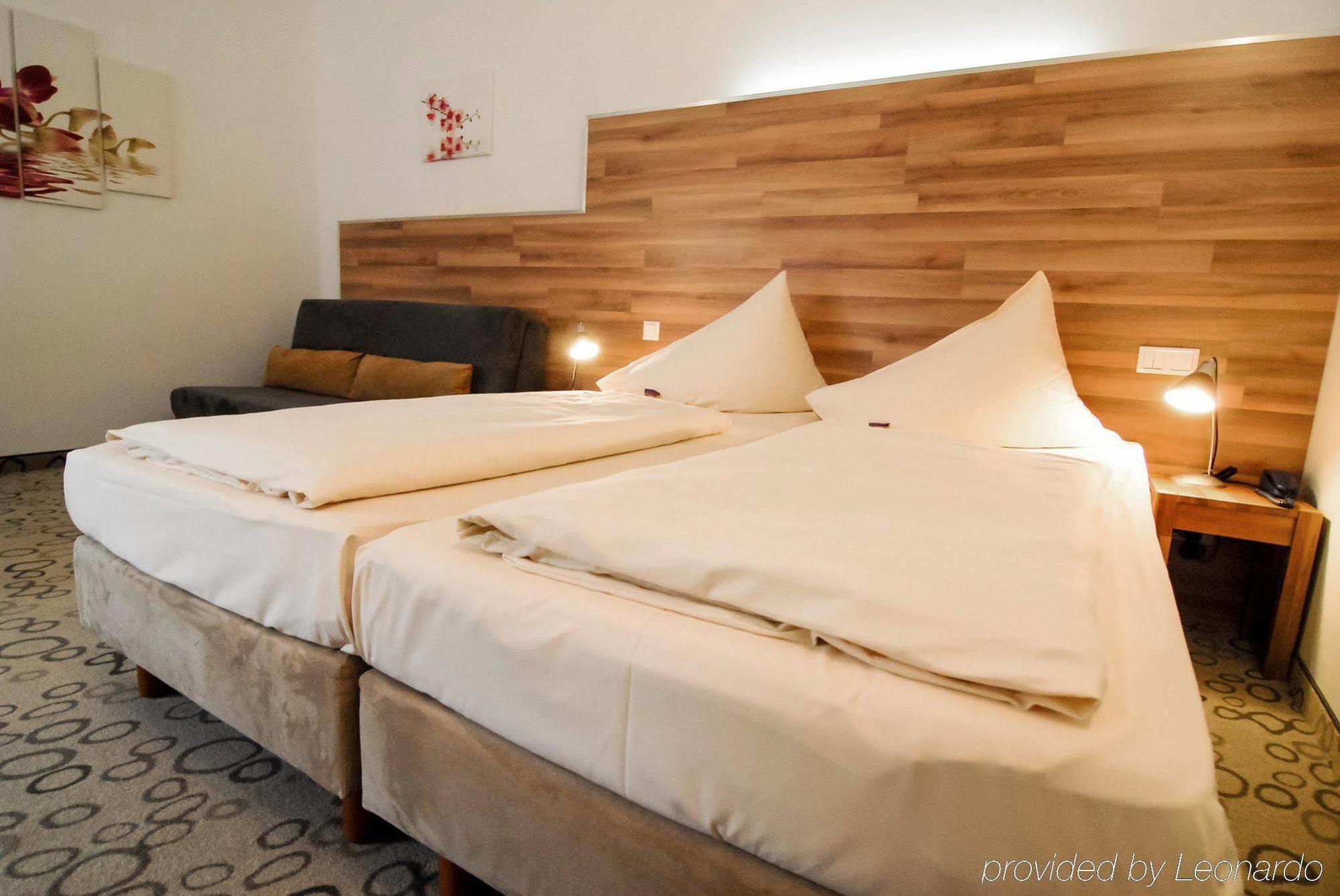 Petul Apart Hotel Am Ruhrbogen Bochum Buitenkant foto