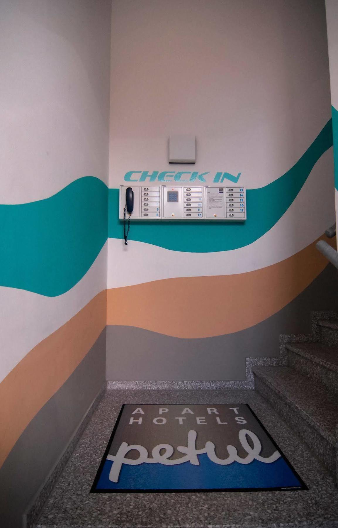 Petul Apart Hotel Am Ruhrbogen Bochum Buitenkant foto